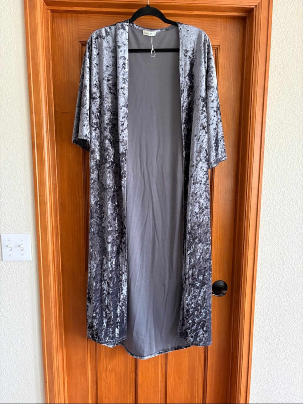 Crushed Velvet Open-Front Duster Kimono - Gray never worn